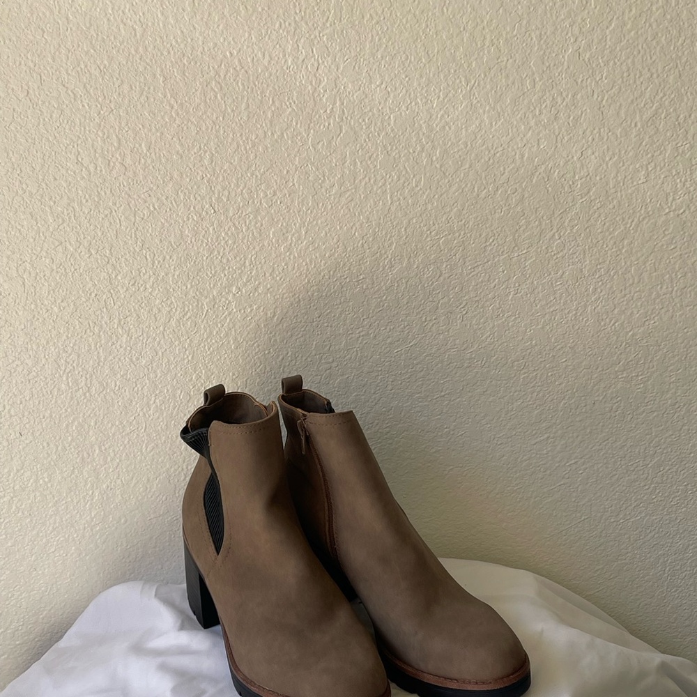 Women's Tan Ankle Boots